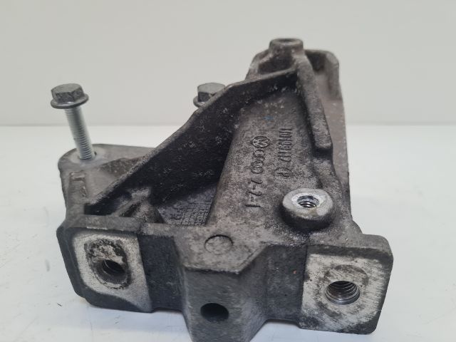 bontott VW GOLF IV Motor Tartó Bak (Fém)