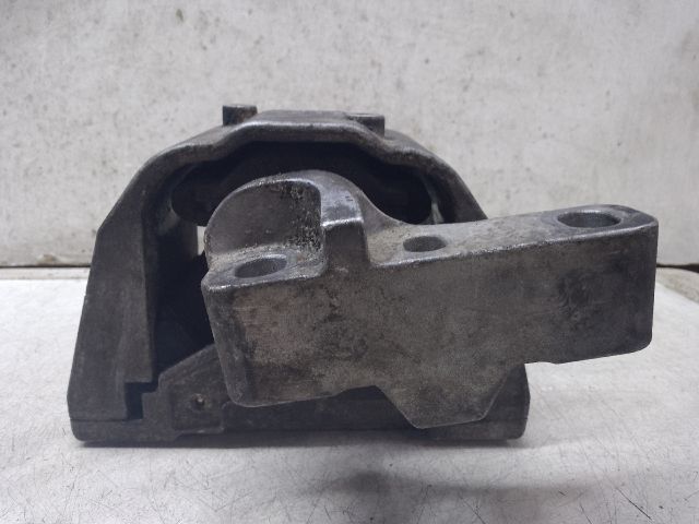 bontott VW GOLF IV Motor Tartó Bak (Fém)