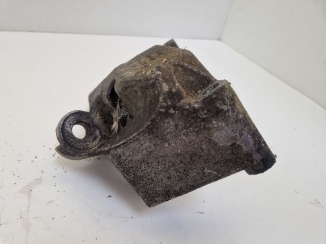 bontott VW GOLF IV Motor Tartó Bak (Fém)