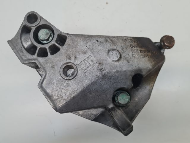 bontott VW GOLF IV Motor Tartó Bak (Fém)