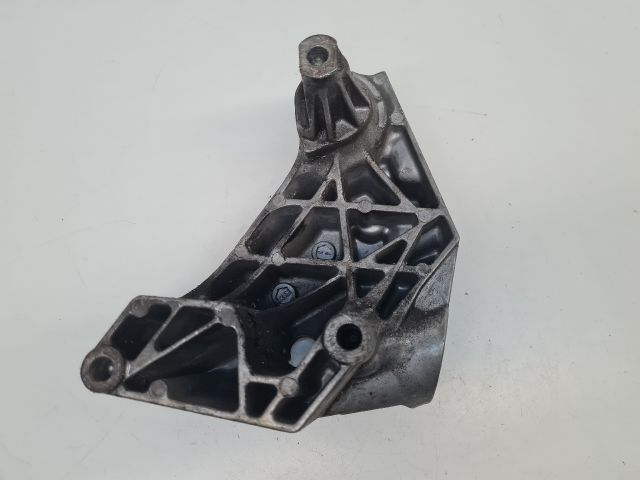 bontott VW GOLF IV Motor Tartó Bak (Fém)