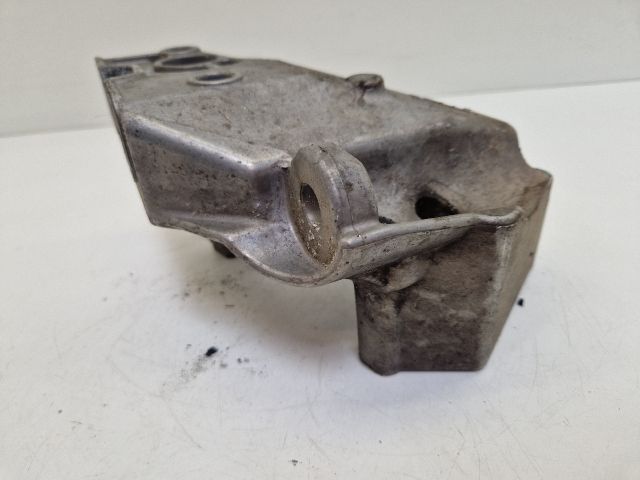 bontott VW GOLF IV Motor Tartó Bak (Fém)