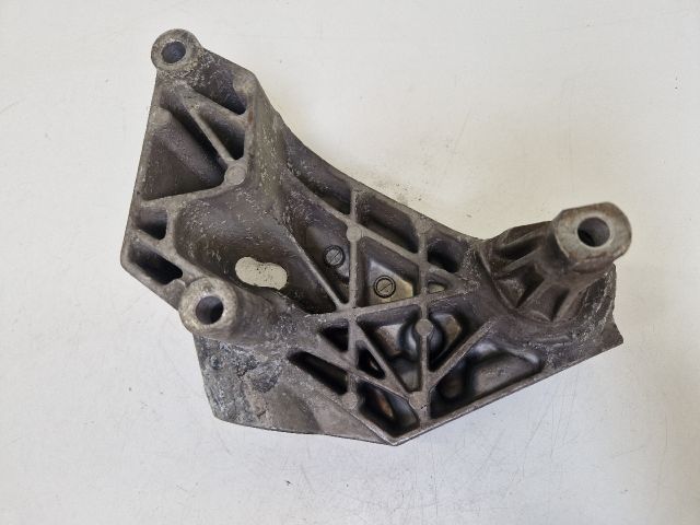 bontott VW GOLF IV Motor Tartó Bak (Fém)