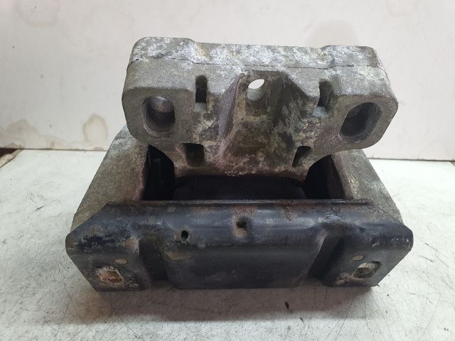 bontott VW GOLF IV Motor Tartó Bak (Fém)