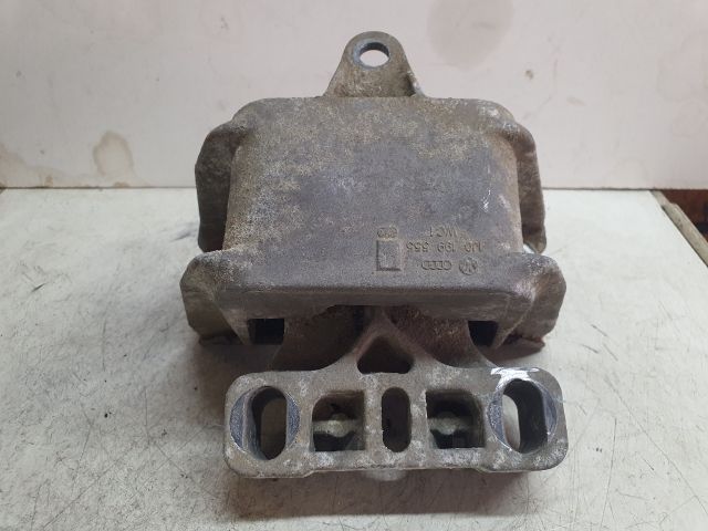 bontott VW GOLF IV Motor Tartó Bak (Fém)