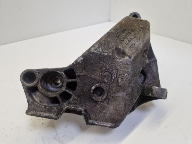 bontott VW GOLF IV Motor Tartó Bak (Fém)