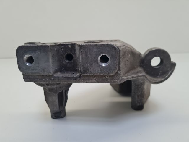 bontott VW GOLF IV Motor Tartó Bak (Fém)