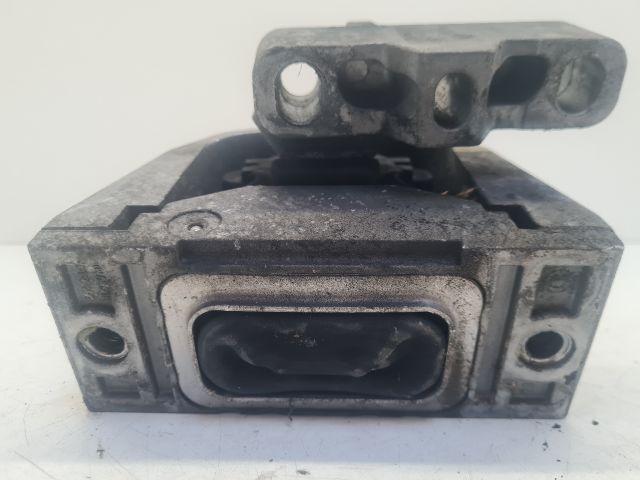 bontott VW GOLF IV Motor Tartó Bak (Fém)