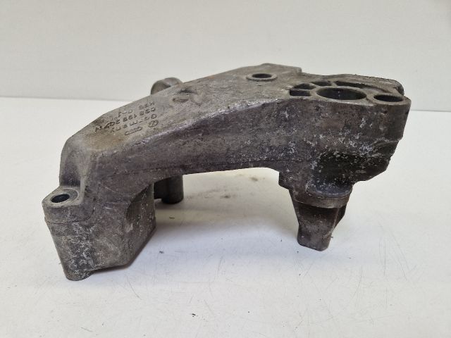 bontott VW GOLF IV Motor Tartó Bak (Fém)