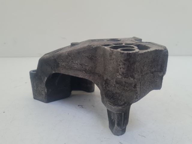 bontott VW GOLF IV Motor Tartó Bak Jobb