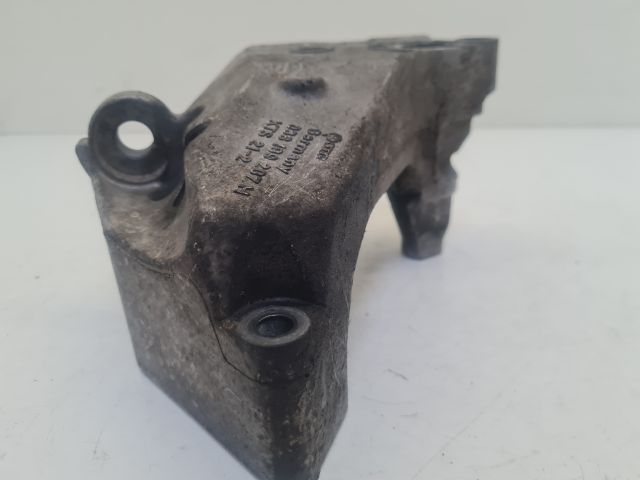 bontott VW GOLF IV Motor Tartó Bak Jobb