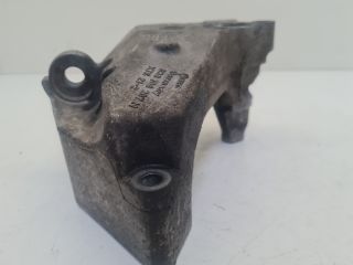 bontott VW GOLF IV Motor Tartó Bak Jobb