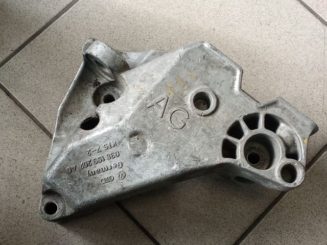 bontott VW GOLF IV Motor Tartó Bak (Pozíciófüggetlen)