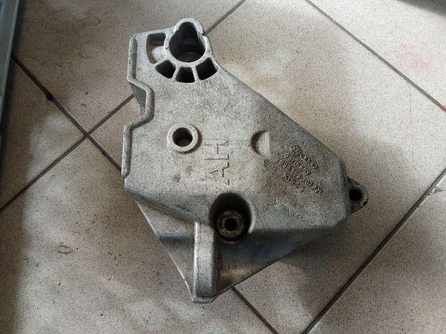 bontott VW GOLF IV Motor Tartó Bak (Pozíciófüggetlen)
