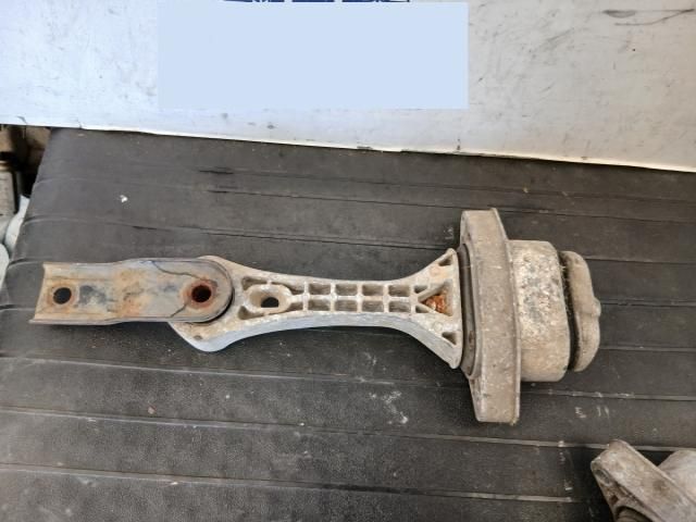 bontott VW GOLF IV Motor Tartó Bak (Pozíciófüggetlen)