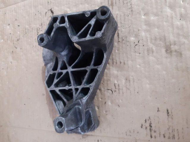 bontott VW GOLF IV Motor Tartó Bak (Pozíciófüggetlen)