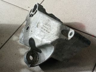 bontott VW GOLF IV Motor Tartó Bak (Pozíciófüggetlen)