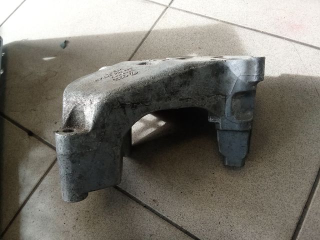 bontott VW GOLF IV Motor Tartó Bak (Pozíciófüggetlen)