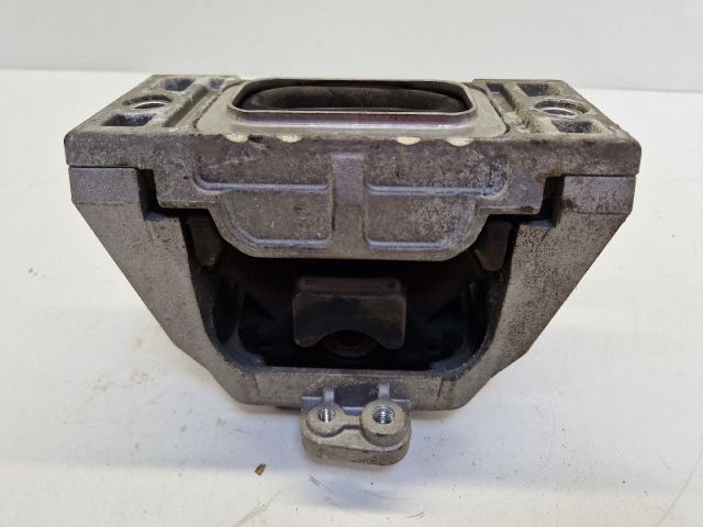 bontott VW GOLF IV Motor Tartó Bak (Pozíciófüggetlen)