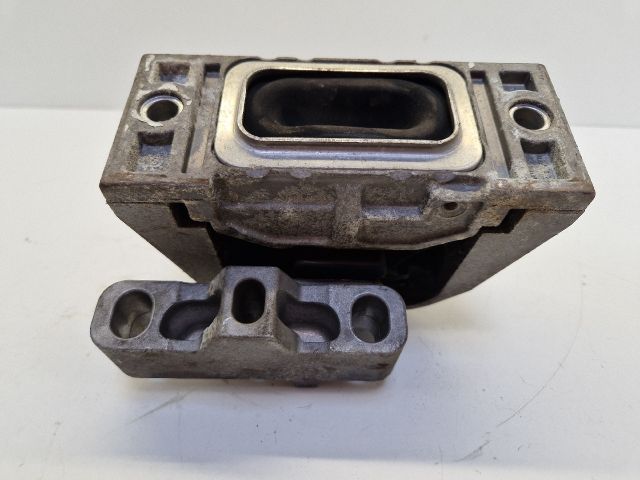 bontott VW GOLF IV Motor Tartó Bak (Pozíciófüggetlen)