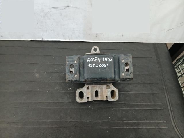 bontott VW GOLF IV Motor Tartó Bak (Pozíciófüggetlen)