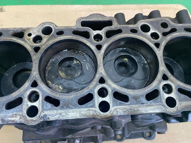 bontott VW GOLF IV Motorblokk (Fűzött)