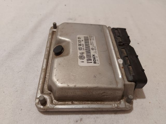 bontott VW GOLF IV Motorvezérlő