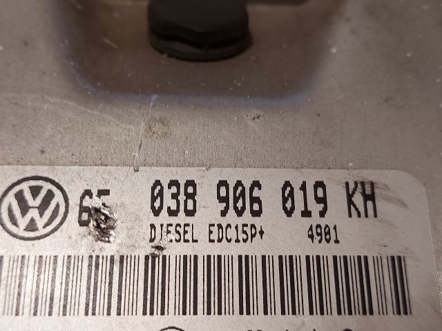 bontott VW GOLF IV Motorvezérlő