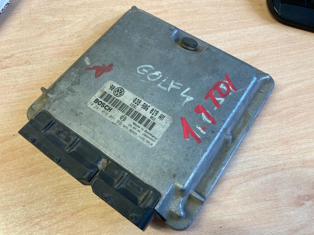 bontott VW GOLF IV Motorvezérlő