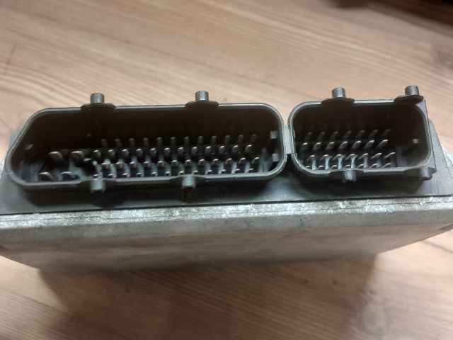 bontott VW GOLF IV Motorvezérlő