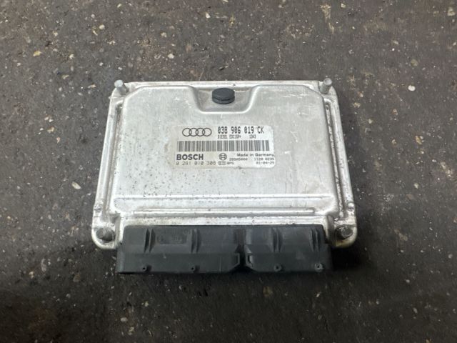 bontott VW GOLF IV Motorvezérlő