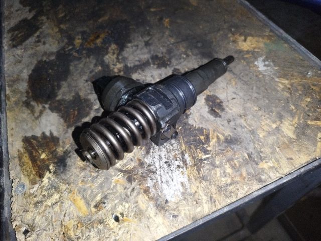 bontott VW GOLF IV Porlasztó (1 db)