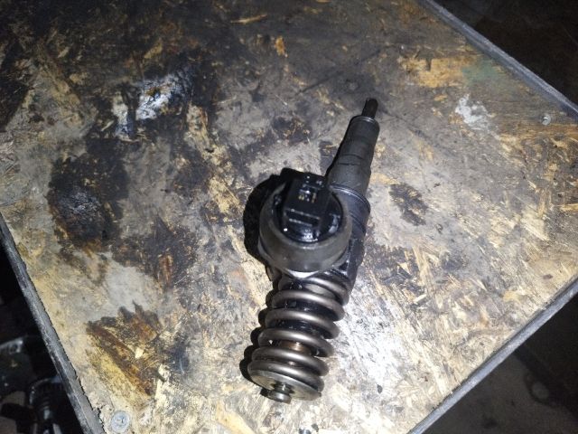 bontott VW GOLF IV Porlasztó (1 db)