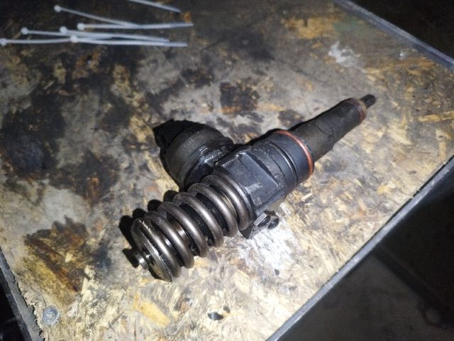 bontott VW GOLF IV Porlasztó (1 db)