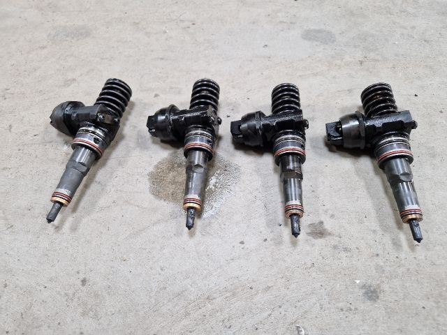 bontott VW GOLF IV Porlasztó Sor / Híd