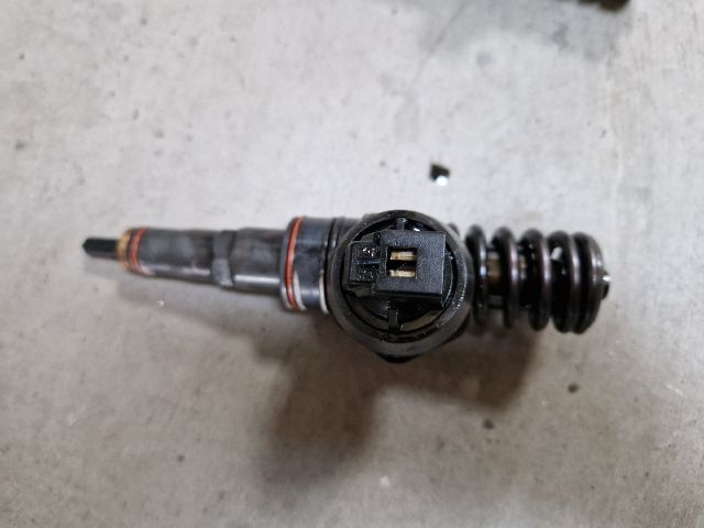 bontott VW GOLF IV Porlasztó Sor / Híd