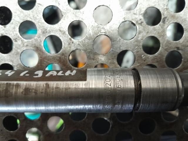 bontott VW GOLF IV Porlasztó Sor / Híd