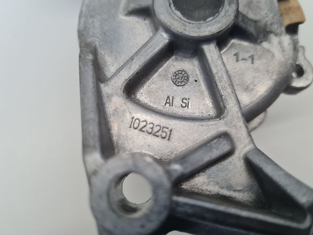 bontott VW GOLF IV Szíjfeszítő Görgő