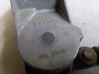 bontott VW GOLF IV Szíjfeszítő Görgő