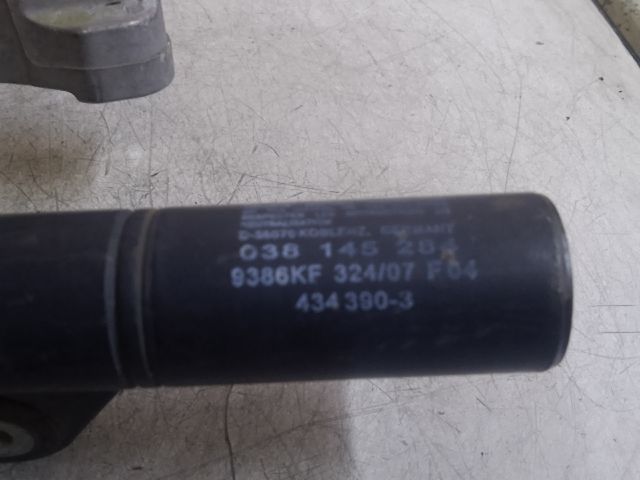 bontott VW GOLF IV Szíjfeszítő Görgő