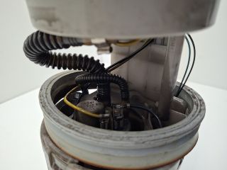 bontott VW GOLF IV Üzemanyag Szivattyú