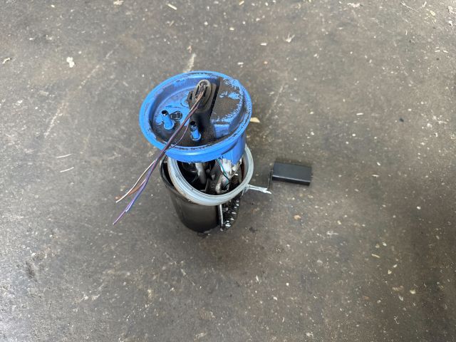 bontott VW GOLF IV Üzemanyag Szivattyú