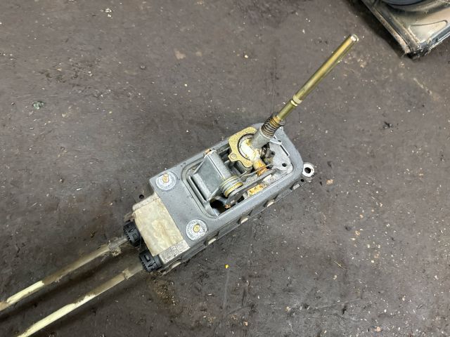 bontott VW GOLF IV Váltó Kulissza