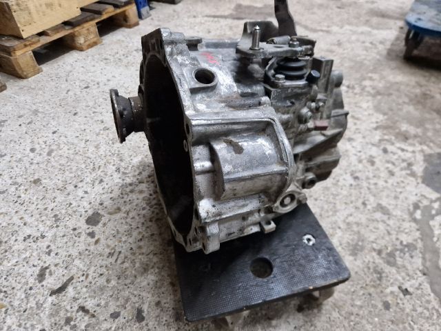 bontott VW GOLF IV Váltó (Mechanikus)