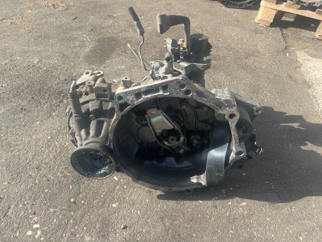 bontott VW GOLF IV Váltó (Mechanikus)