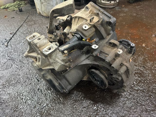 bontott VW GOLF IV Váltó (Mechanikus)