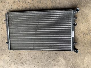 bontott VW GOLF IV Vízhűtő Radiátor (Nem klímás)