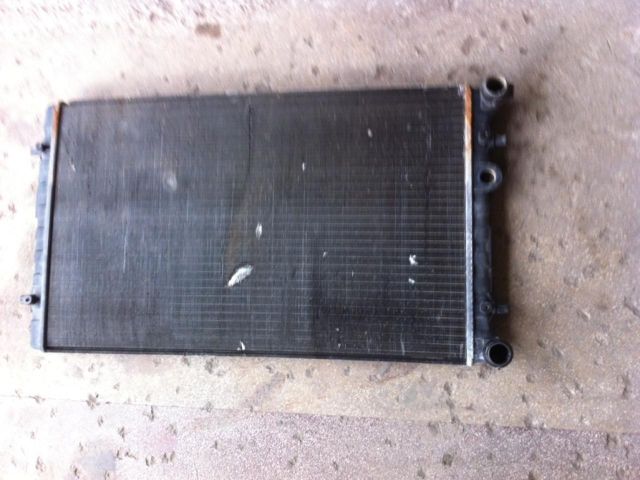 bontott VW GOLF IV Vízhűtő Radiátor (Nem klímás)