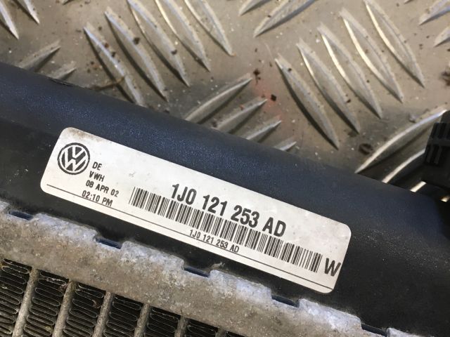 bontott VW GOLF IV Vízhűtő Radiátor (Nem klímás)