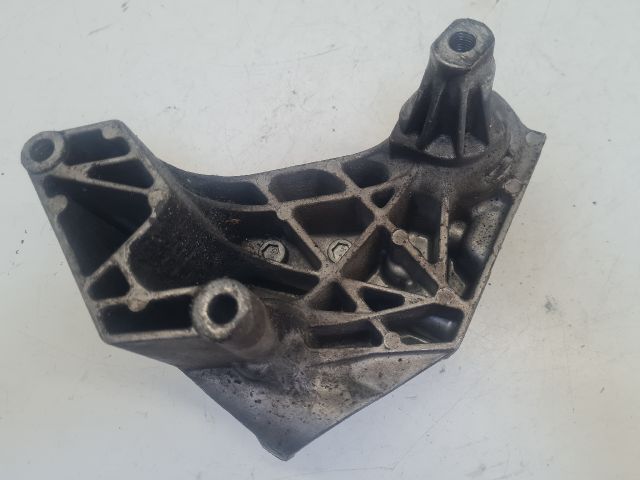 bontott VW GOLF IV Motor Tartó Bak (Fém)